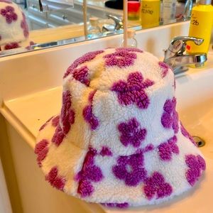 Hat , new without tag